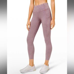 *NWT* Lululemon Fast and Free 25" - Sz 8